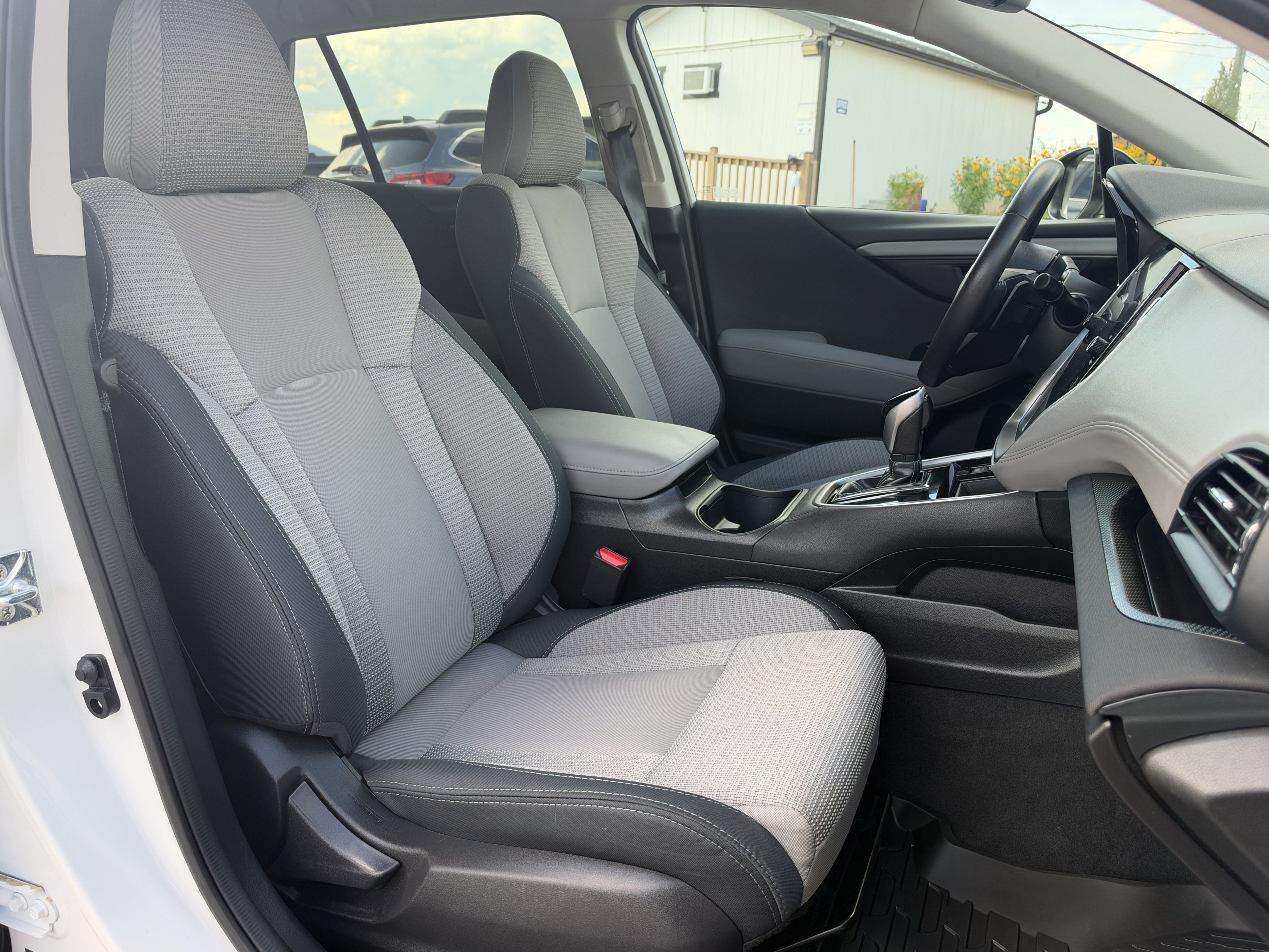 Used 2025 Subaru Outback Premium AWD/4WD image 10