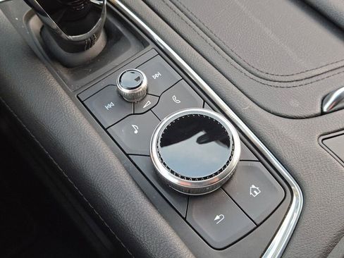 New 2025 Cadillac XT5 Luxury image 32