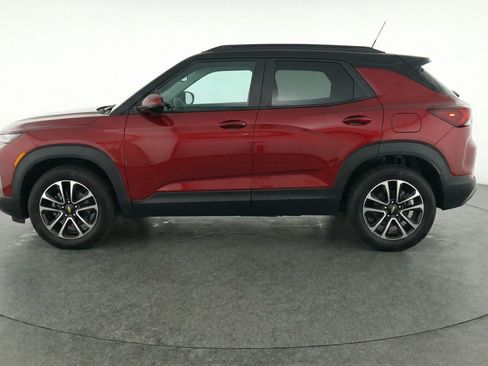 Used 2025 Chevrolet TrailBlazer LT AWD/4WD image 5