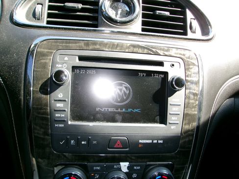 Used 2013 Buick Enclave Leather image 25