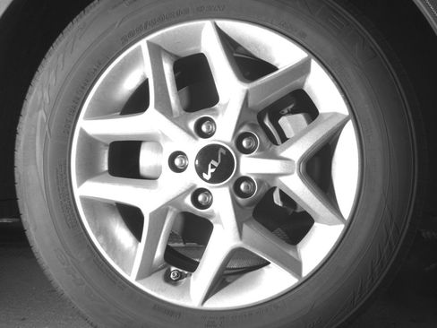 Used 2025 Kia Soul LX w/ LX Technology Package image 18