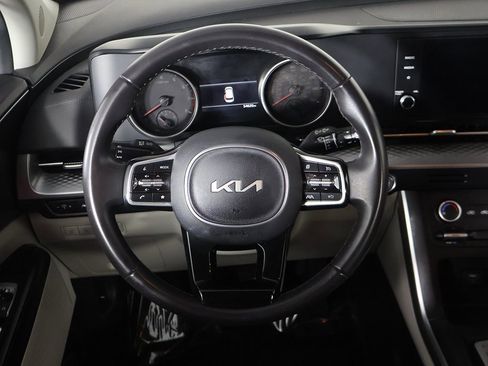 Used 2024 Kia Carnival LX image 34