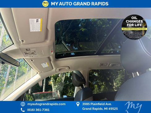 Used 2023 Volkswagen Atlas SEL Premium AWD/4WD image 22