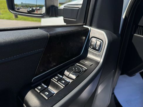 Used 2023 Ford F250 Lariat w/ Lariat Ultimate Package AWD/4WD image 19