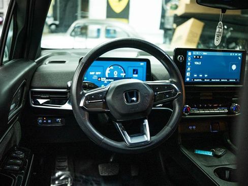 Used 2024 Honda Prologue EX image 16