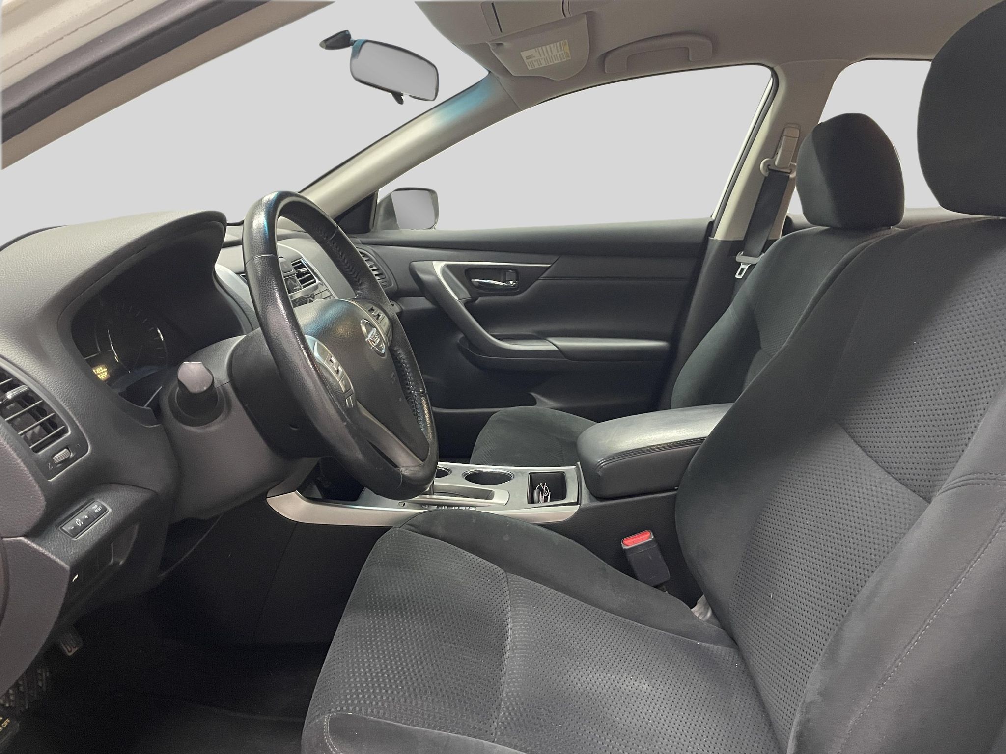 Used 2015 Nissan Altima 2.5 SV FWD image 17