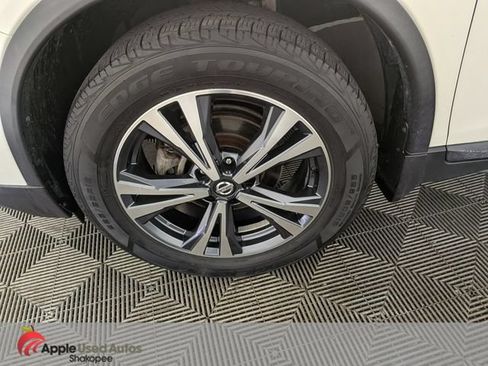 Used 2017 Nissan Rogue SL w/ SL Premium Package AWD/4WD image 45