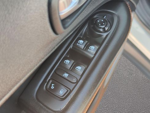 Used 2019 Jeep Compass Limited AWD/4WD image 9