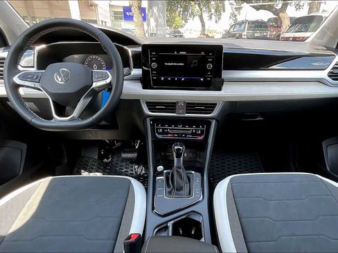 New 2025 Volkswagen Taos SE image 5