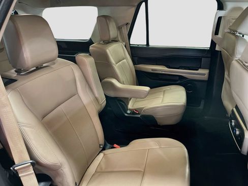 Used 2024 Ford Expedition XLT AWD/4WD image 29