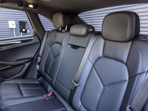 Certified 2026 Porsche Macan AWD/4WD image 16