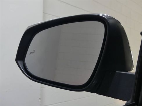 Used 2019 Toyota Tacoma Limited AWD/4WD image 13