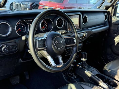 Used 2018 Jeep Wrangler Unlimited Sahara w/ Dual Top Group image 18