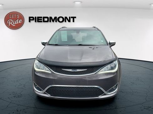 Certified 2019 Chrysler Pacifica Limited image 3