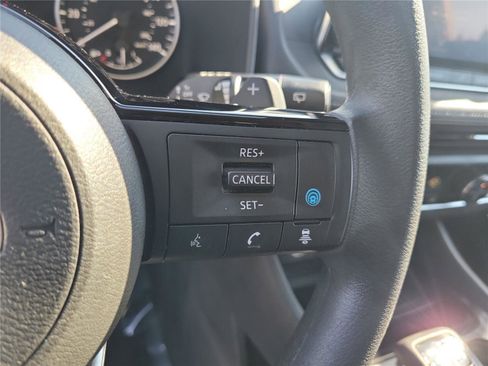Used 2023 Nissan Rogue SV FWD image 24