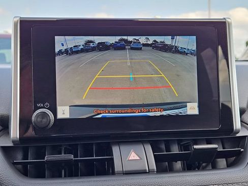 Used 2024 Toyota RAV4 XLE FWD image 21