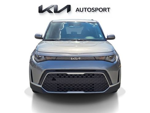 Certified 2025 Kia Soul LX w/ LX Technology Package FWD image 2