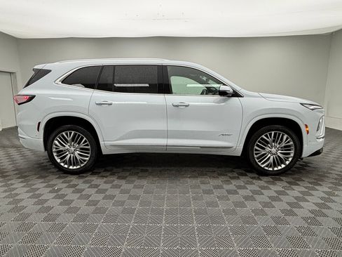 New 2027 Buick Enclave Avenir w/ LPO, Floor Liner Package AWD/4WD image 10
