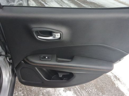 Used 2018 Jeep Compass Latitude w/ Popular Equipment Group image 23