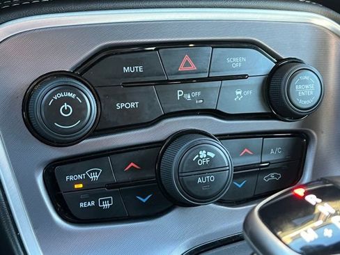 Used 2019 Dodge Challenger R/T image 32