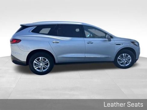 Used 2018 Buick Enclave Essence image 6