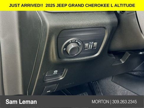 New 2025 Jeep Grand Cherokee L Altitude image 10