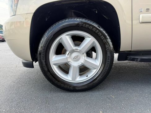 Used 2008 Chevrolet Suburban LT w/ LT Preferred Equipment Group RWD image 27