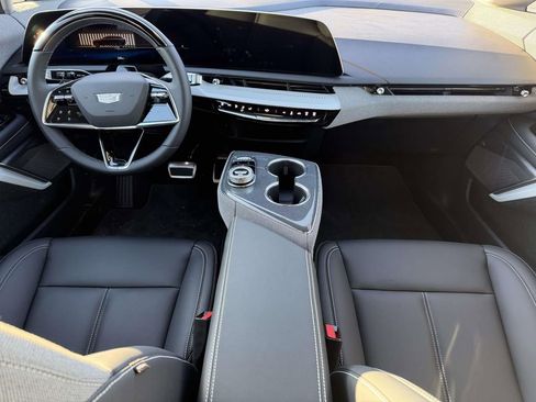 New 2026 Cadillac Optiq Luxury 1 image 18