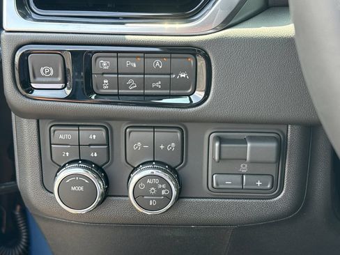 New 2026 GMC Yukon XL Elevation w/ Elevation Premium Package AWD/4WD image 20