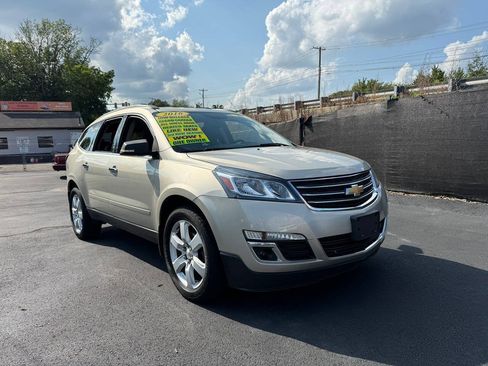 Used 2016 Chevrolet Traverse LT w/ Style and Technology Package AWD/4WD image 2