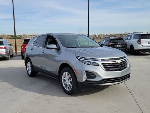 Used 2024 Chevrolet Equinox LT AWD/4WD image 4
