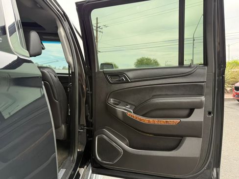 Used 2016 Chevrolet Suburban LTZ RWD image 35