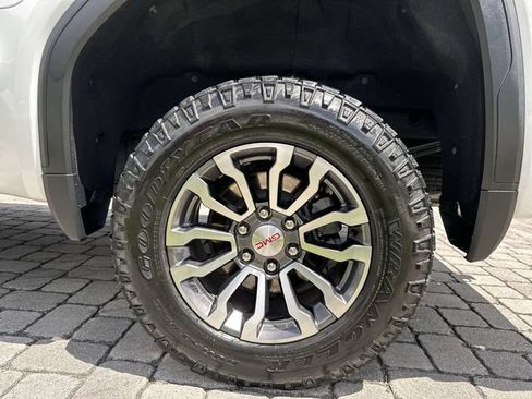 Used 2022 GMC Sierra 1500 AT4 w/ AT4 Premium Package AWD/4WD image 11