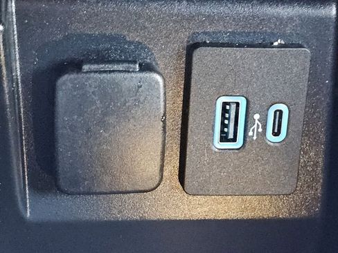 Used 2020 Ford Explorer XLT w/ Cold Weather Package image 16