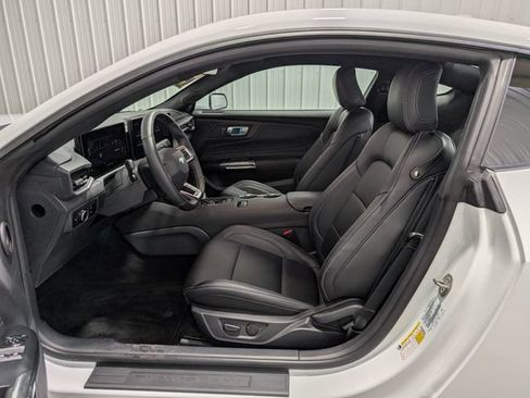Used 2026 Ford Mustang Premium RWD image 10