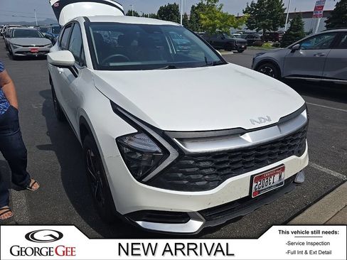 Used 2023 Kia Sportage LX AWD/4WD image 1