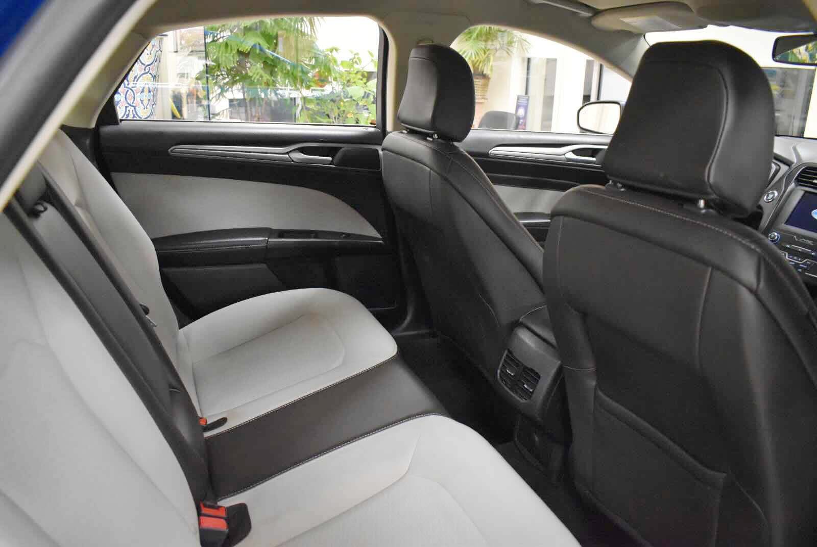 Used 2020 Ford Fusion SE w/ Equipment Group 151A FWD image 44