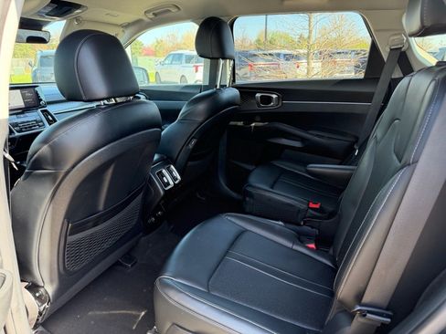 Used 2022 Kia Sorento S AWD/4WD image 5