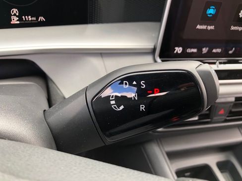 New 2026 Volkswagen Tiguan SE R-Line AWD/4WD image 24