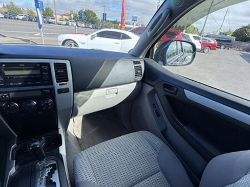 Used 2007 Toyota 4Runner SR5 AWD/4WD image 23
