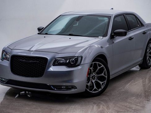 Used 2015 Chrysler 300 S image 3