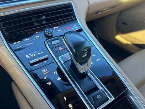 Used 2019 Porsche Panamera 4S AWD/4WD image 18