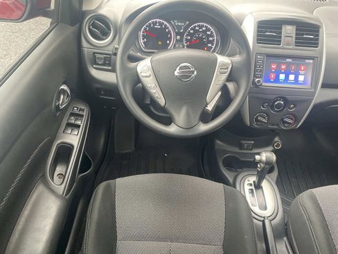 Used 2019 Nissan Versa SV image 10