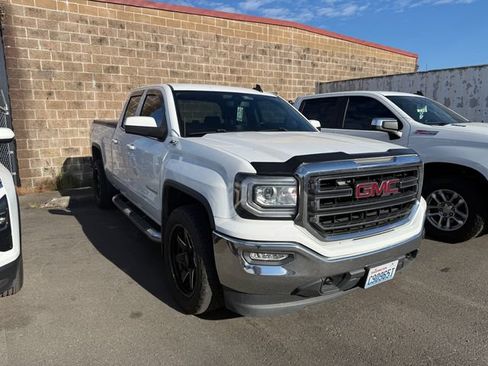 Used 2017 GMC Sierra 1500 SLE w/ Suspension Package, Off-Road AWD/4WD image 2