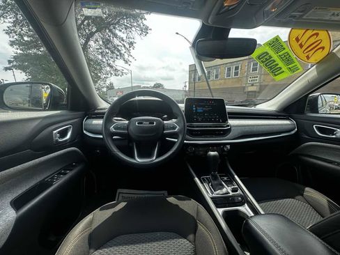 Used 2022 Jeep Compass Sport image 18