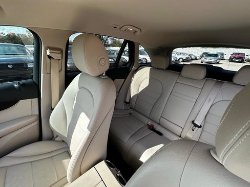 Used 2019 Mercedes-Benz GLC 300 image 40