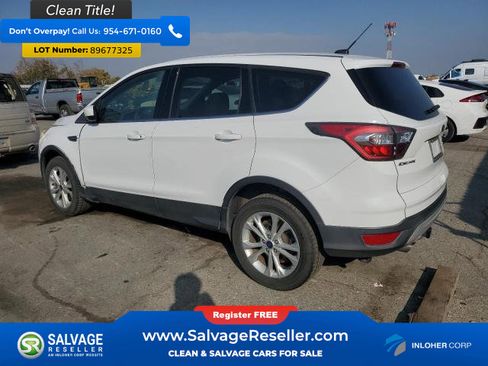 Used 2017 Ford Escape SE image 3