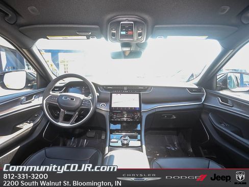 New 2025 Jeep Grand Cherokee L Limited AWD/4WD image 23
