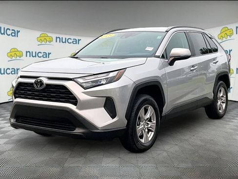 Used 2025 Toyota RAV4 XLE AWD/4WD image 3