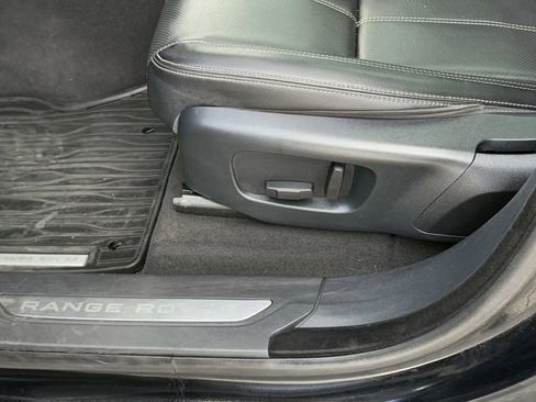 Used 2019 Land Rover Range Rover Velar S image 13